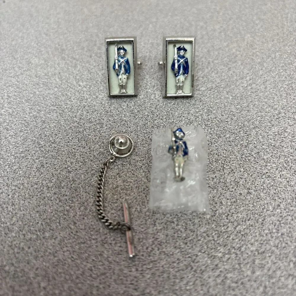 Vintage Shields Patriotic Silver Tone Cufflinks Soldier With Sword Tie Tack, Pin